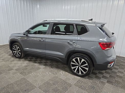Used 2022 Volkswagen Taos SE AWD/4WD image 4