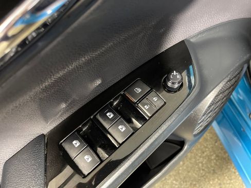 Used 2018 Toyota Prius Prime Premium image 16