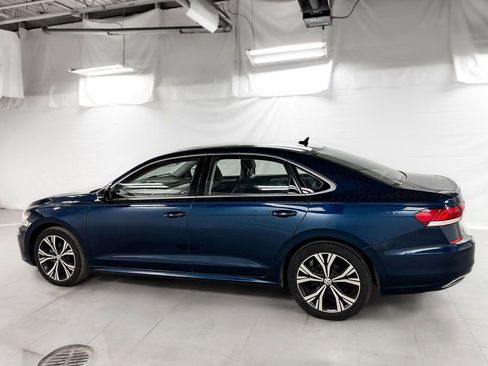 Used 2022 Volkswagen Passat 2.0T SE FWD image 3
