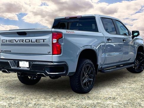 Used 2024 Chevrolet Silverado 1500 LT Trail Boss w/ Convenience Package II AWD/4WD image 5