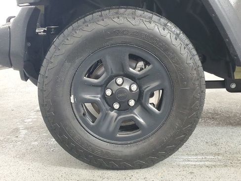 Used 2025 Jeep Wrangler Sport image 8