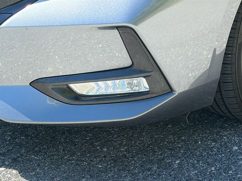 Certified 2021 Nissan Sentra SR FWD image 5