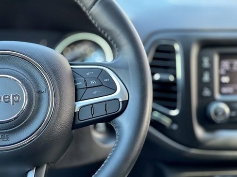 Used 2017 Jeep Compass Latitude image 34