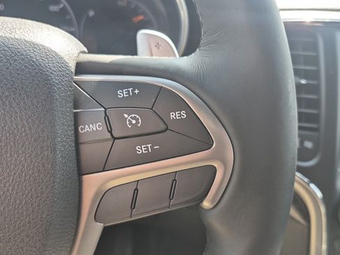 Used 2017 Jeep Grand Cherokee Altitude AWD/4WD image 16