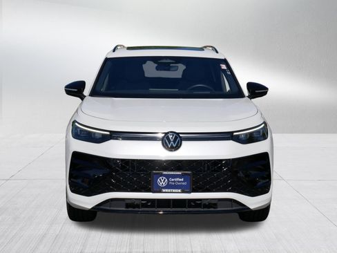 Certified 2025 Volkswagen Tiguan SE R-Line AWD/4WD image 2