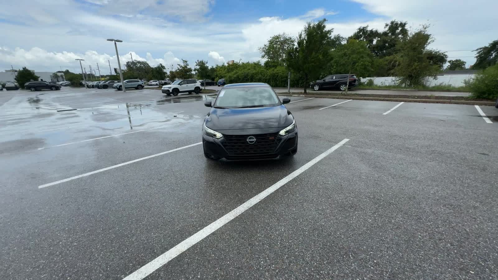 Used 2025 Nissan Sentra SR w/ Midnight Edition FWD image 3