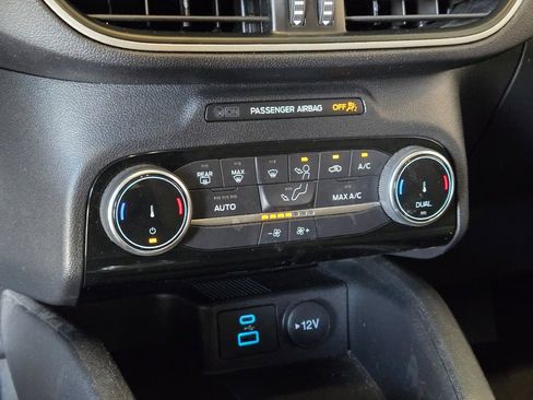Used 2022 Ford Escape SE FWD image 25