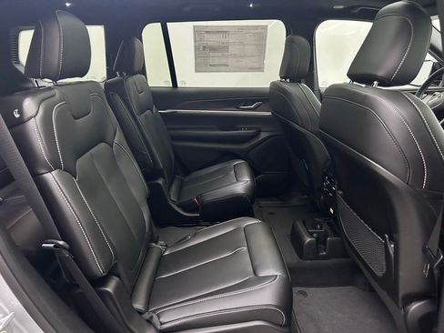 New 2025 Jeep Grand Cherokee L Limited image 17