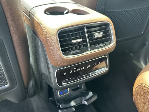 New 2026 Mercedes-Benz GLS 450 4MATIC image 27