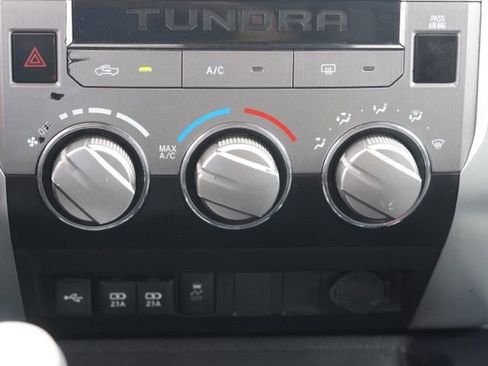Used 2021 Toyota Tundra SR5 w/ SR5 Upgrade Package AWD/4WD image 34