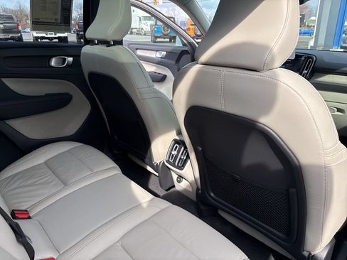 Certified 2023 Volvo XC40 B5 Plus w/ Protection Package AWD/4WD image 45