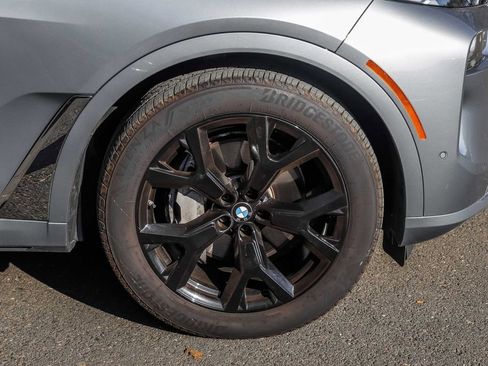 Used 2024 BMW X7 xDrive40i w/ Premium Package AWD/4WD image 7