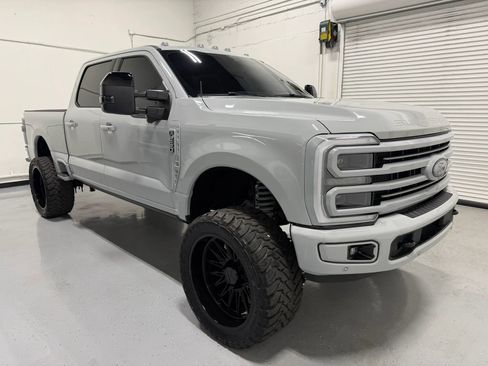 Used 2025 Ford F250 Platinum image 31