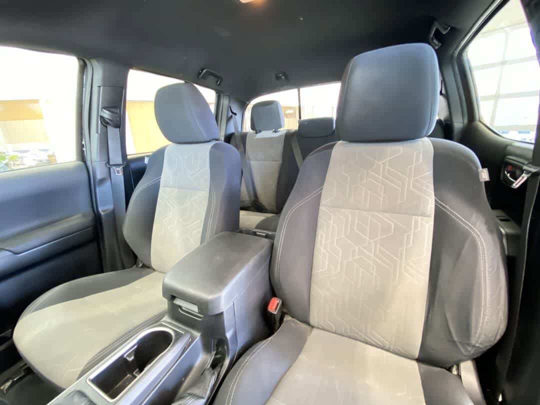 Used 2021 Toyota Tacoma SR5 AWD/4WD image 13
