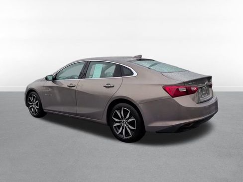 Used 2017 Chevrolet Malibu LT w/ Driver Confidence Package FWD image 8