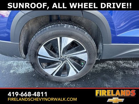 Used 2024 Volkswagen Taos SE w/ Panoramic Sunroof Package image 16