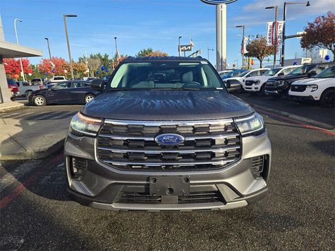 New 2026 Ford Explorer Active image 2
