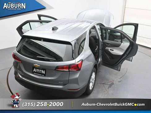 Used 2023 Chevrolet Equinox LS AWD/4WD image 39