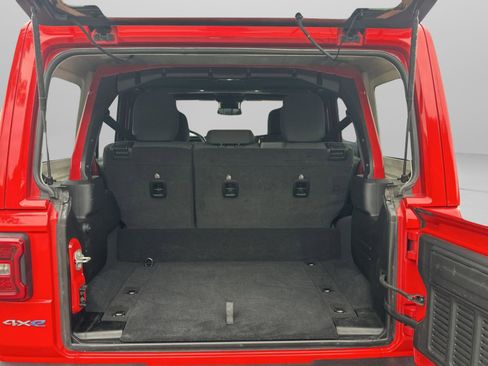 Used 2024 Jeep Wrangler Sahara image 34