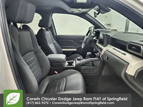 Used 2024 Toyota Tacoma TRD Off-Road image 33