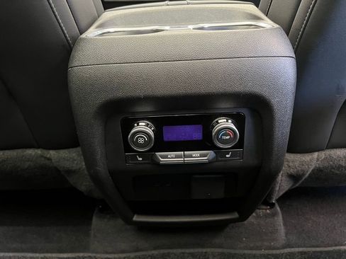 Used 2025 Buick Enclave Avenir w/ Super Cruise Package image 10