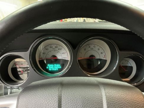 Used 2014 Dodge Challenger SXT RWD image 21