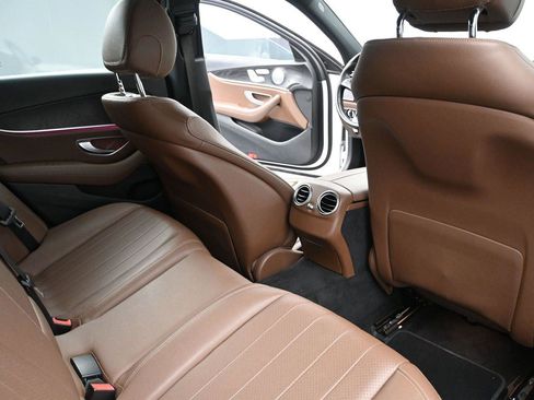Used 2017 Mercedes-Benz E 300 4MATIC image 19