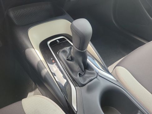 Used 2025 Toyota Corolla LE FWD image 28