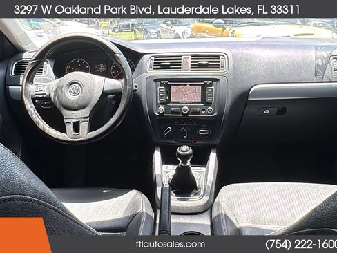 Used 2011 Volkswagen Jetta SEL image 29