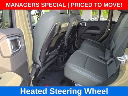 Used 2025 Jeep Gladiator Mojave w/ Convenience Group AWD/4WD image 21