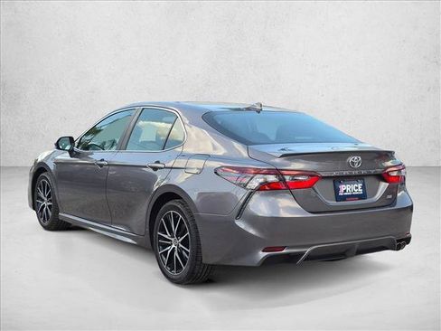 Used 2021 Toyota Camry SE FWD image 7