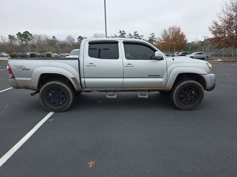 Used 2011 Toyota Tacoma PreRunner image 12
