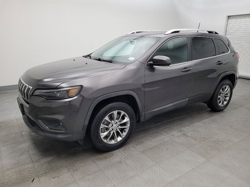 Used 2019 Jeep Cherokee Latitude Plus AWD/4WD image 2