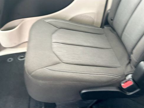 Used 2023 Chrysler Voyager LX FWD image 29