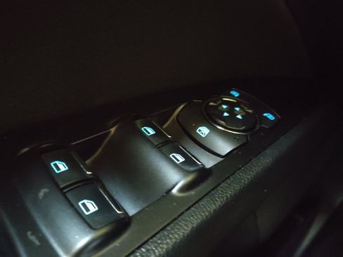 Used 2018 Ford Fusion SE w/ Equipment Group 201A image 27