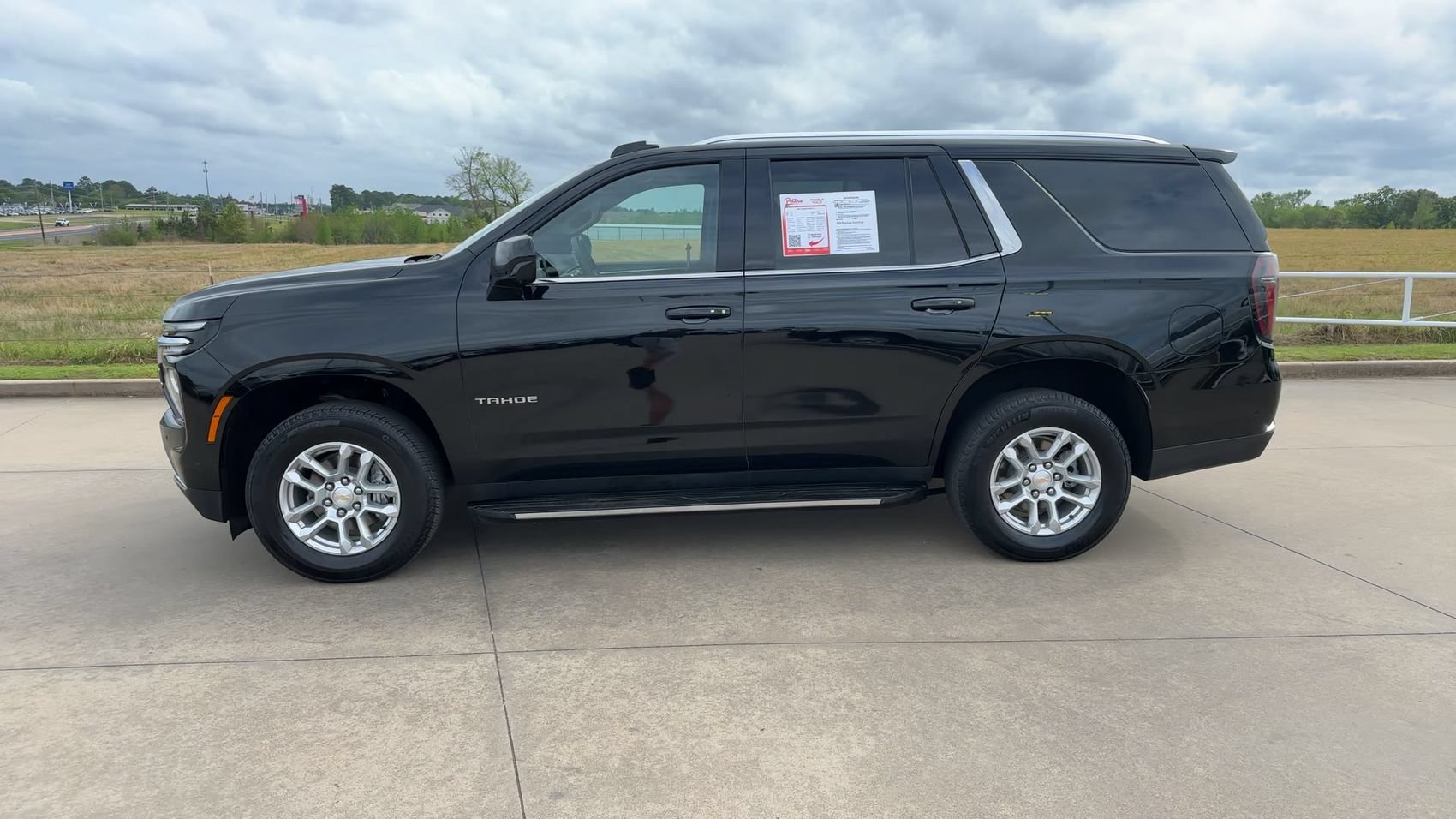 Used 2025 Chevrolet Tahoe LT AWD/4WD image 6