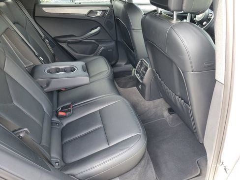 Used 2026 Porsche Macan AWD/4WD image 30