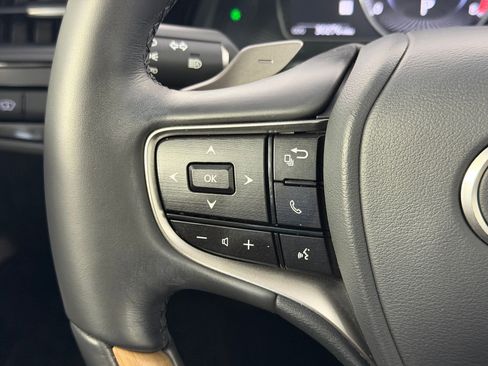 Used 2024 Lexus ES 350 w/ Technology Package image 15