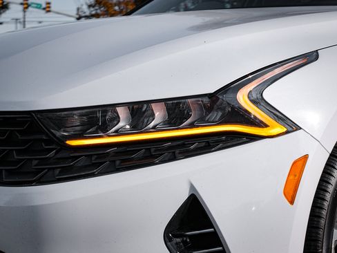 Used 2022 Kia K5 EX image 6