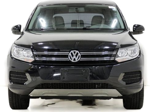 Used 2017 Volkswagen Tiguan Limited w/ Alloy Wheels Package AWD/4WD image 2