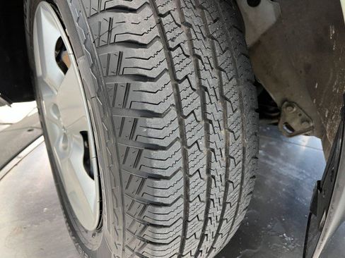 Used 2014 Nissan Rogue S image 39