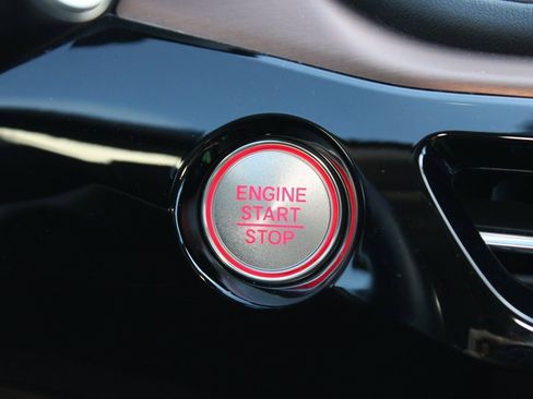 Used 2023 Acura MDX SH-AWD w/ Technology Package image 30