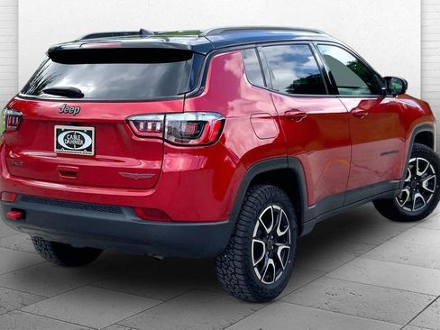 Used 2025 Jeep Compass Trailhawk AWD/4WD image 14