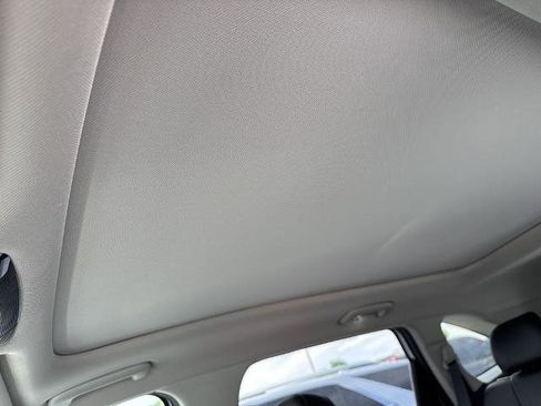 Used 2023 Kia Sorento S w/ Panoramic Sunroof Package image 17