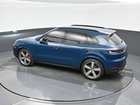 Certified 2024 Porsche Cayenne S image 27