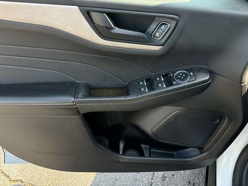 Used 2022 Ford Escape SE FWD image 15