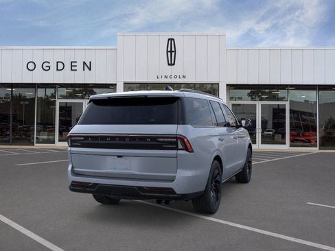 New 2026 Lincoln Navigator Reserve w/ Jet Appearance Package AWD/4WD image 8
