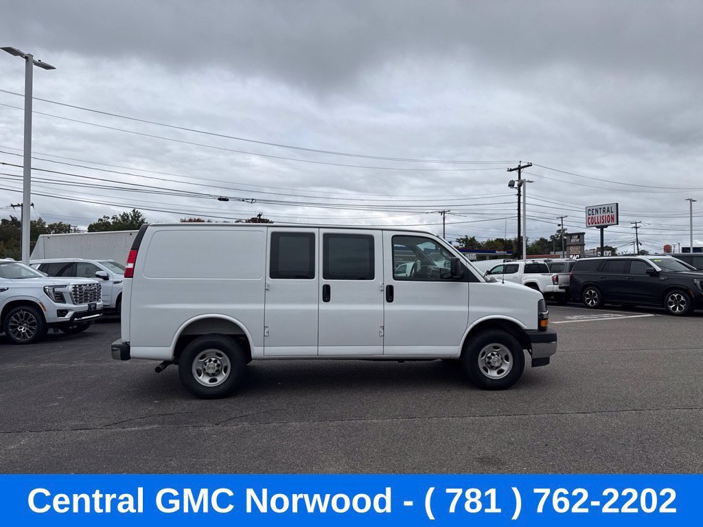 Used 2021 Chevrolet Express 2500 w/ Driver Convenience Package RWD image 6