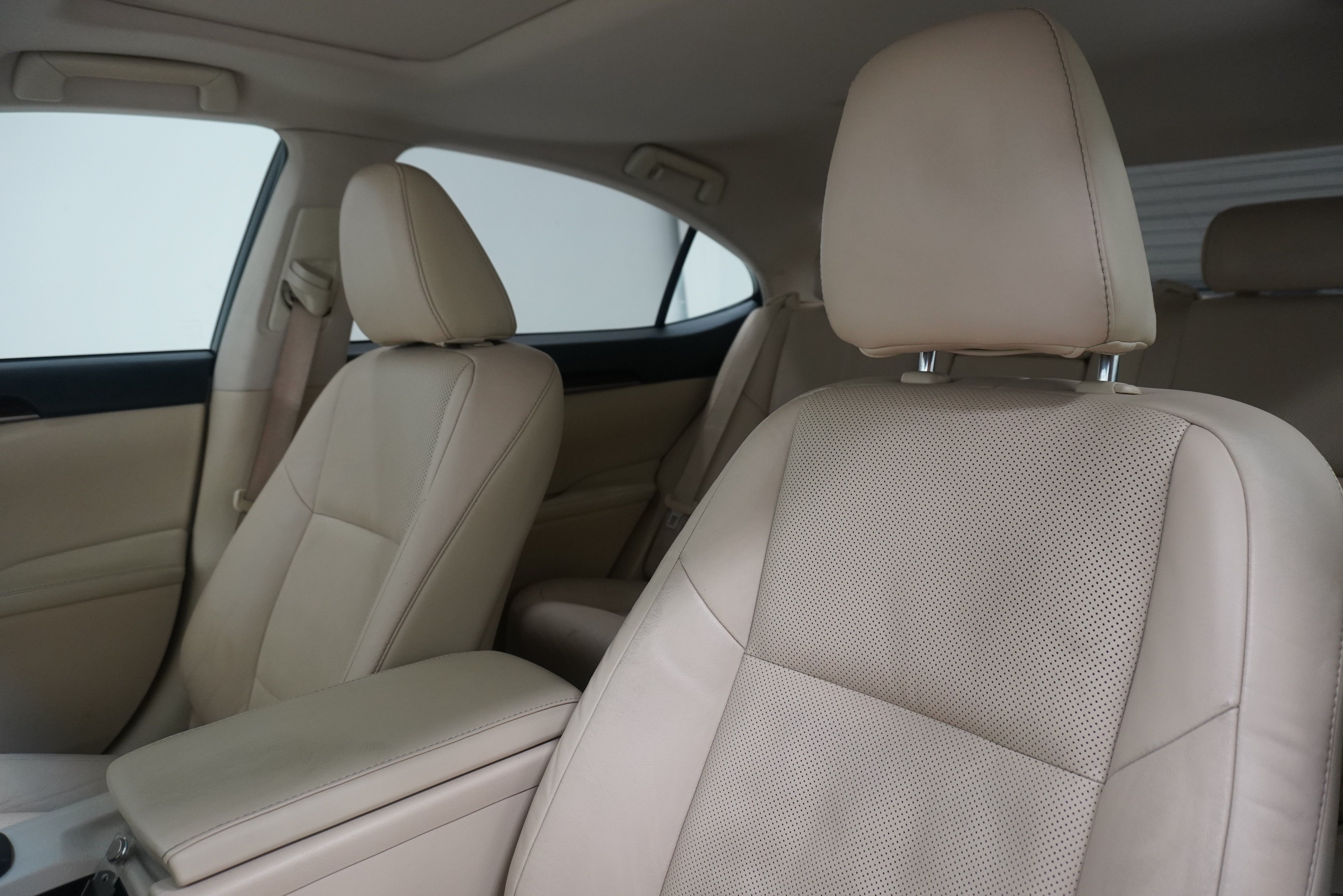 Used 2013 Lexus ES 350 w/ Luxury Pkg FWD image 11