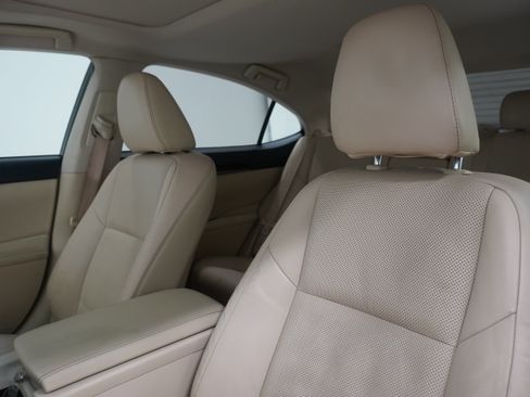 Used 2013 Lexus ES 350 w/ Luxury Pkg FWD image 11